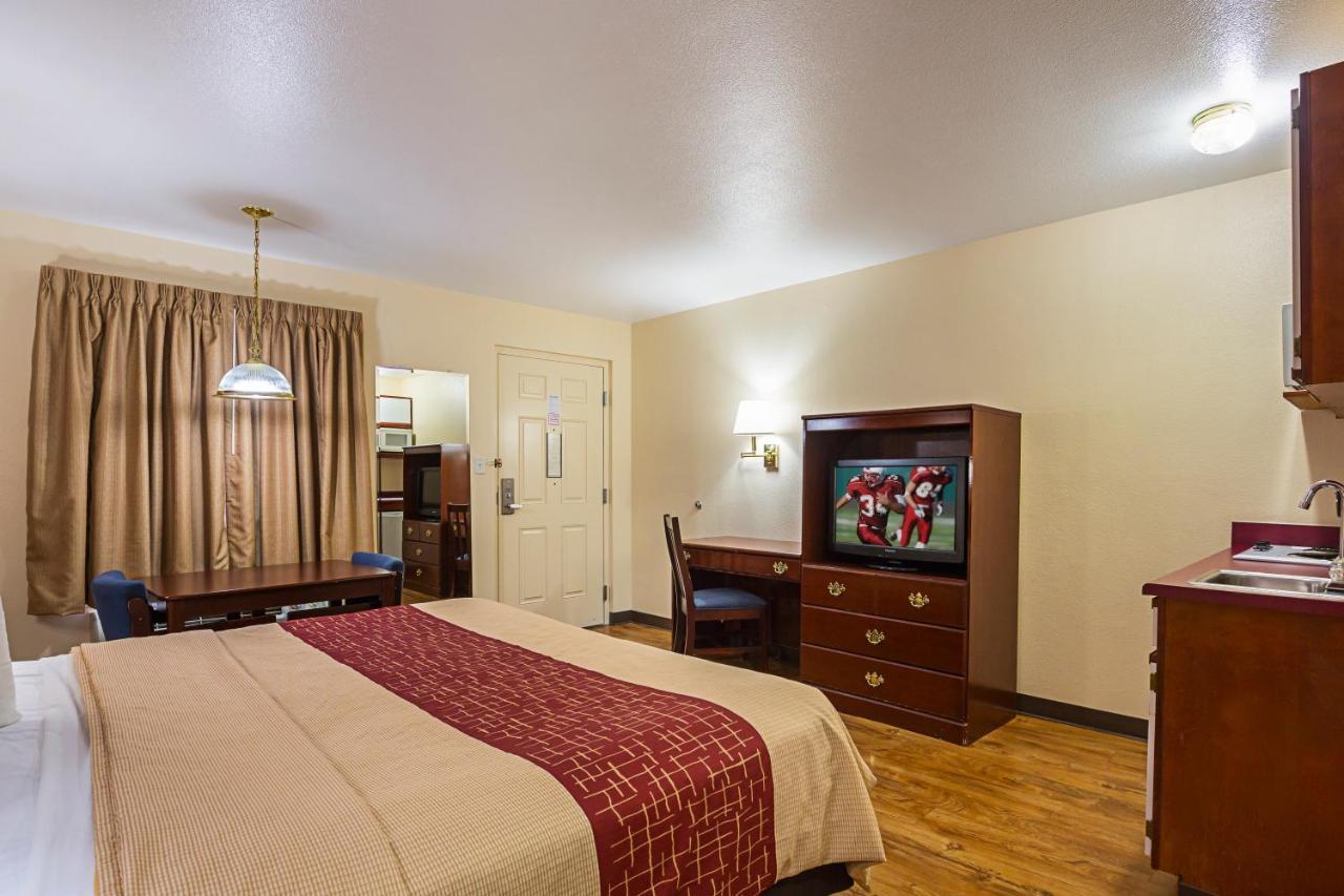Red Roof Inn Las Vegas Exterior photo