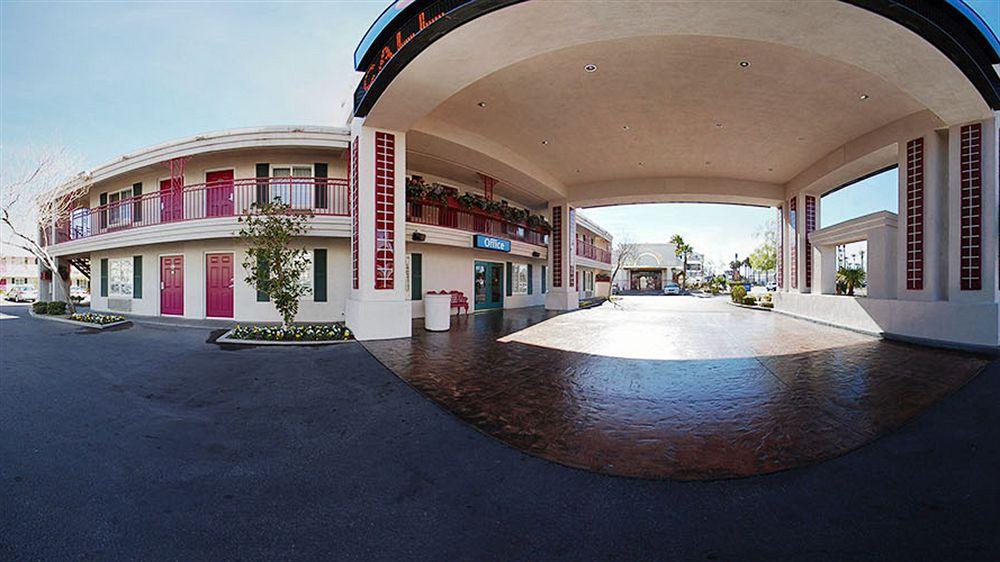 Red Roof Inn Las Vegas Exterior photo