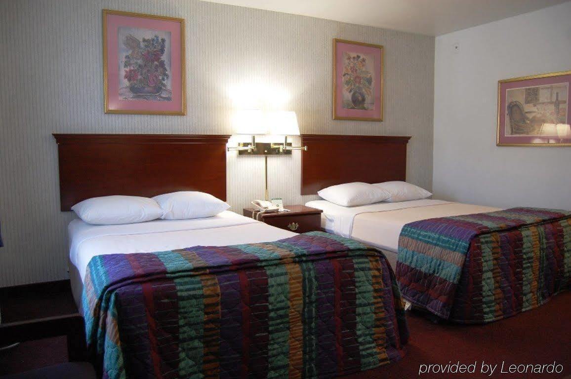 Red Roof Inn Las Vegas Exterior photo